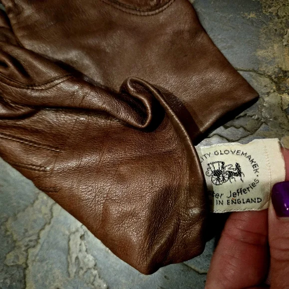 Vintage Elegant Women's Brown Leather Gloves - Picture 5 of 5